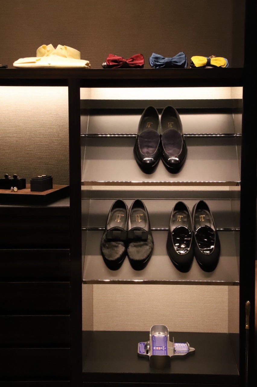 神戸でおしゃれな新郎タキシードを取り揃えるザ・トリート・ドレッシング