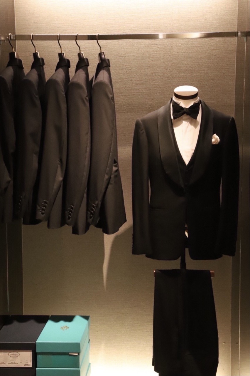 神戸でおしゃれな新郎衣裳を取り揃えるザ・トリート・ドレッシング