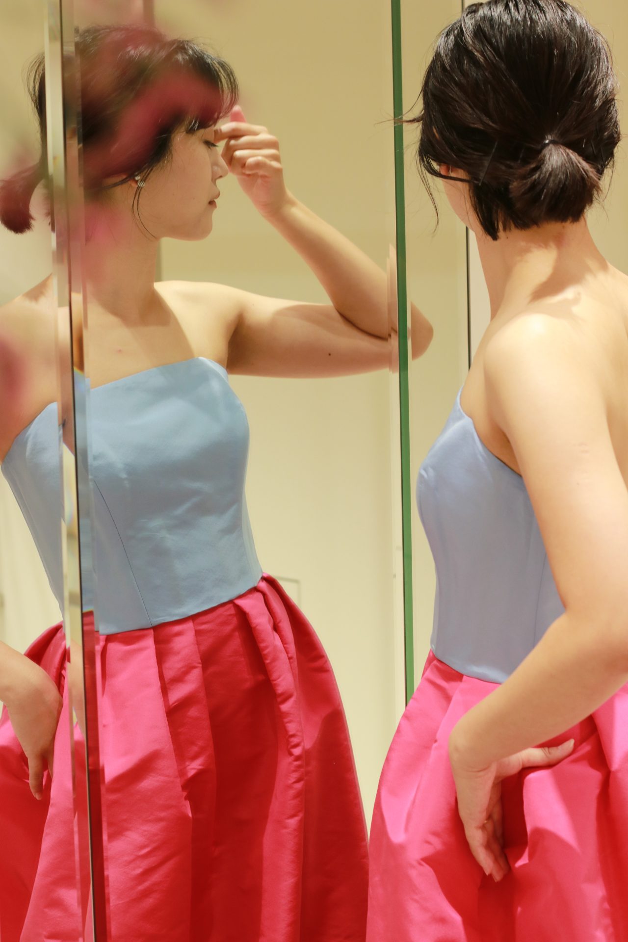 トリートドレッシングではインポートのカラードレスを扱っており、可愛らしさのなかにもスタイリッシュでモダンな雰囲気があり、大人の花嫁にもおすすめです