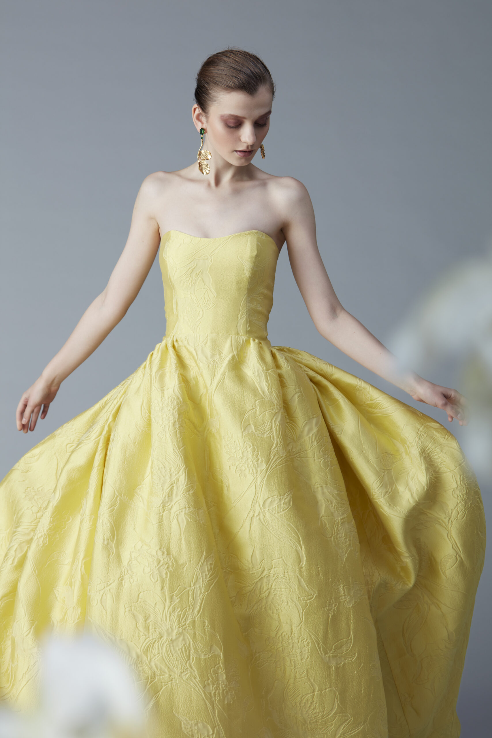 ザトリートドレッシング限定でお取り扱いしているAMSALE(アムサーラ)のオリジナルカラードレスのご紹介。