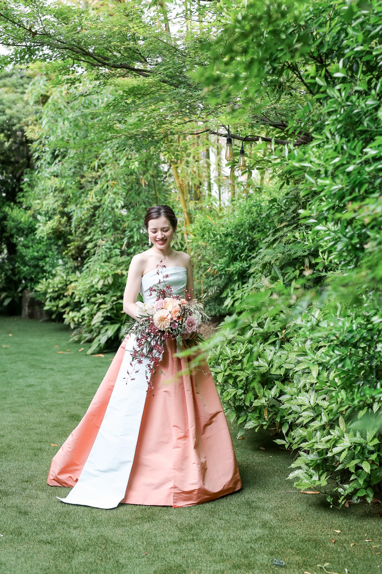 NYインポートのカラードレス、モニーク ルイリエのシンプルタフタ生地のお色直し用ドレス