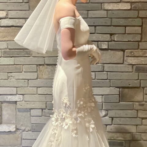 幸福感はじける個性的なマーメイドドレス