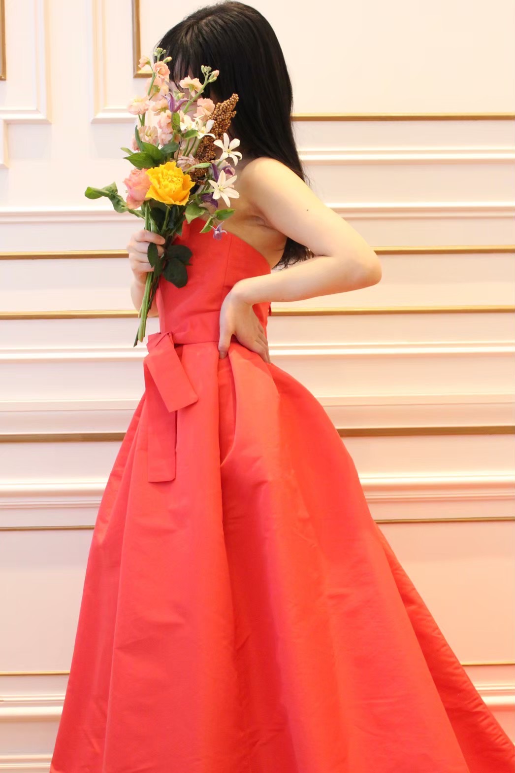 ザトリートドレッシングで人気のモニークルイリエのAラインのオレンジのカラードレス