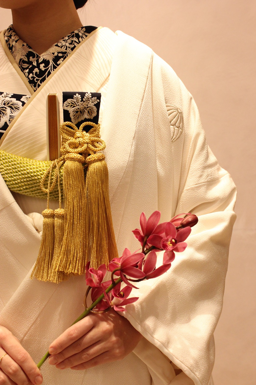 ザトリートドレッシングで人気の凛とした大人な白無垢コーディネート