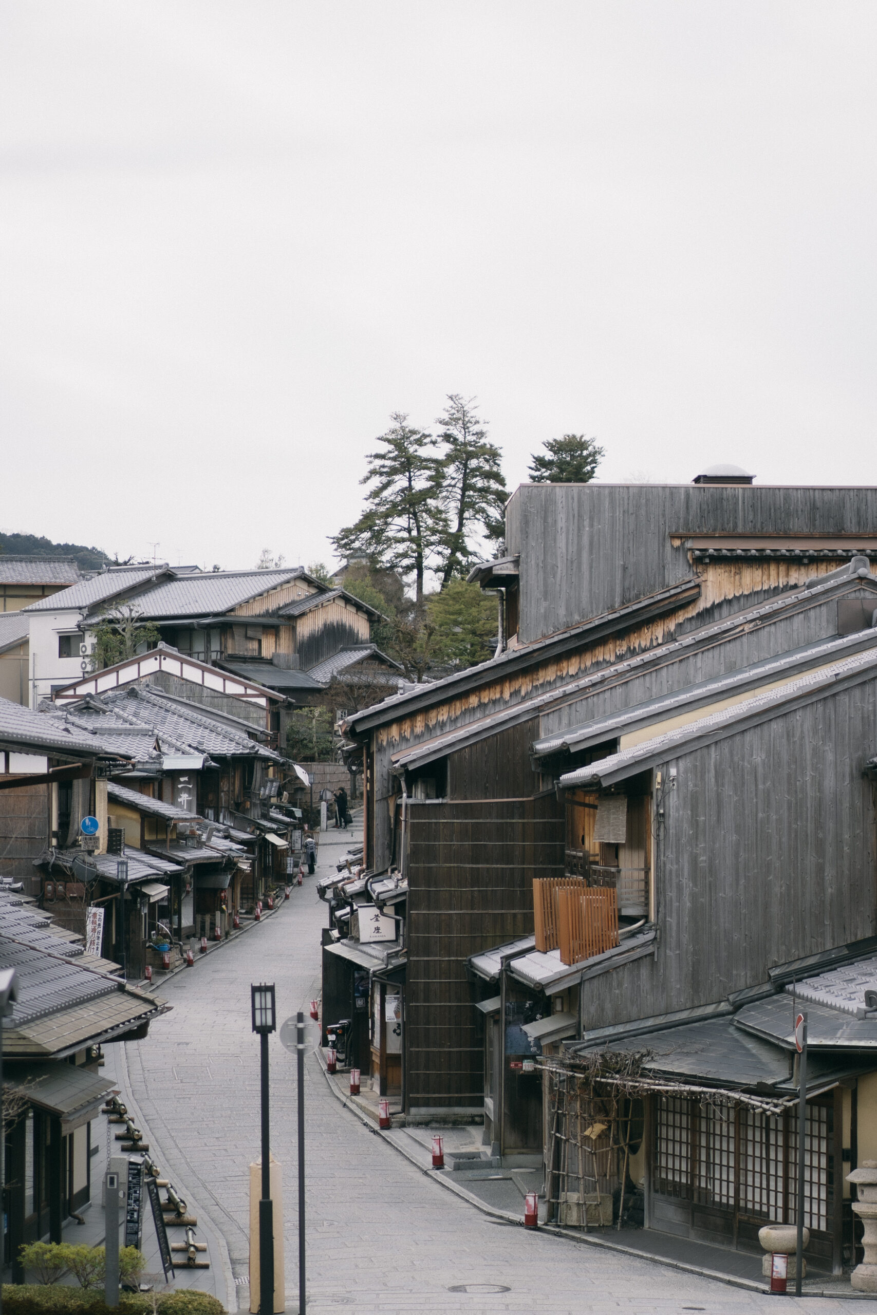 古都風情が色濃く残るザソウドウヒガシヤマ京都で結婚式をされたお二人のご紹介