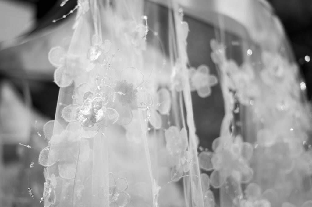 ザトリートドレッシング京都店にてお取り扱いしているミラズウィリンガーのドレスはフラワーモチーフがふんだんに使用されています