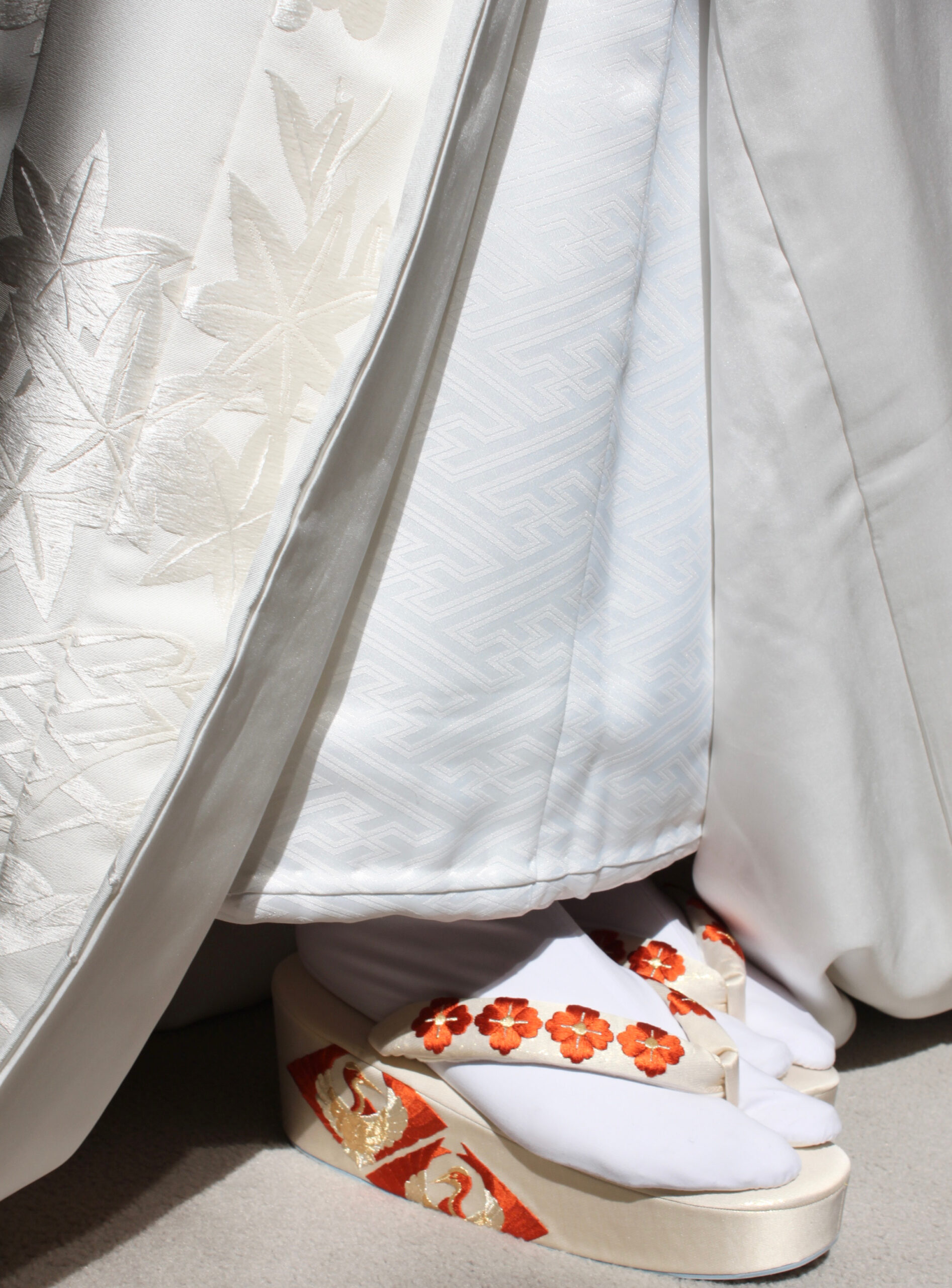 ザトリートドレッシング京都でお取り扱いのある和装小物の刺繍入りの草履