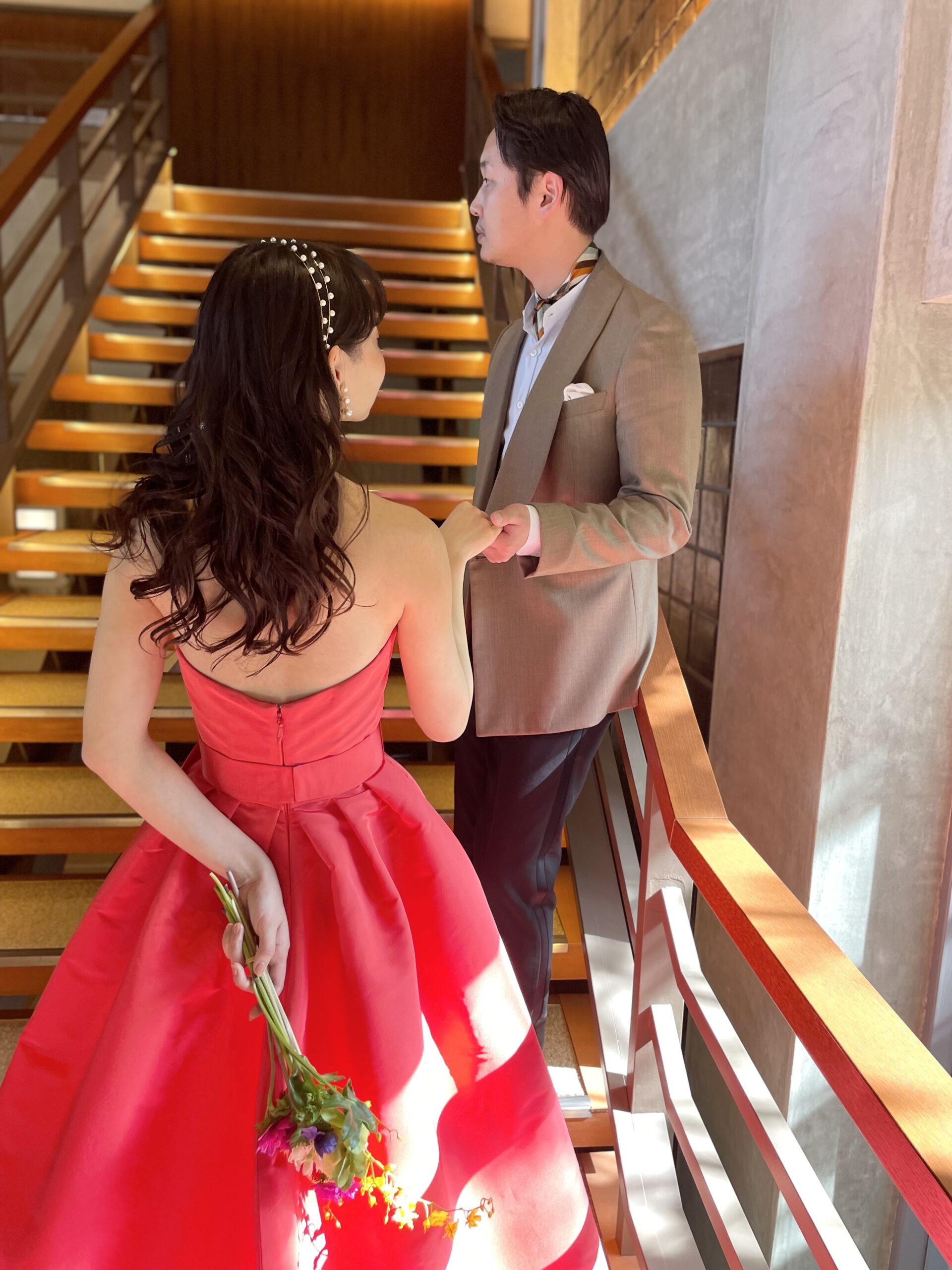 相楽園にお勧めしたいTHE TREAT DRESSING (ザトリートドレッシング)神戸店にて取り扱っているMonique Lhuillier(モニーク ルイリエ)のオレンジ色のAラインのカラードレスのご紹介