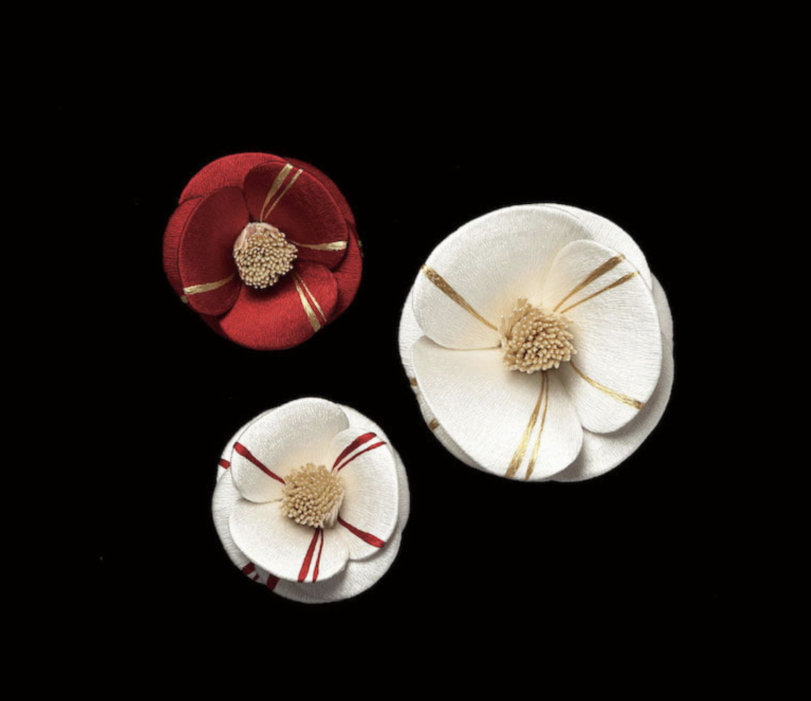 作家、emi takazawa(エミタカザワ)さんの刺繍花のお取り扱いスタートのお知らせ。