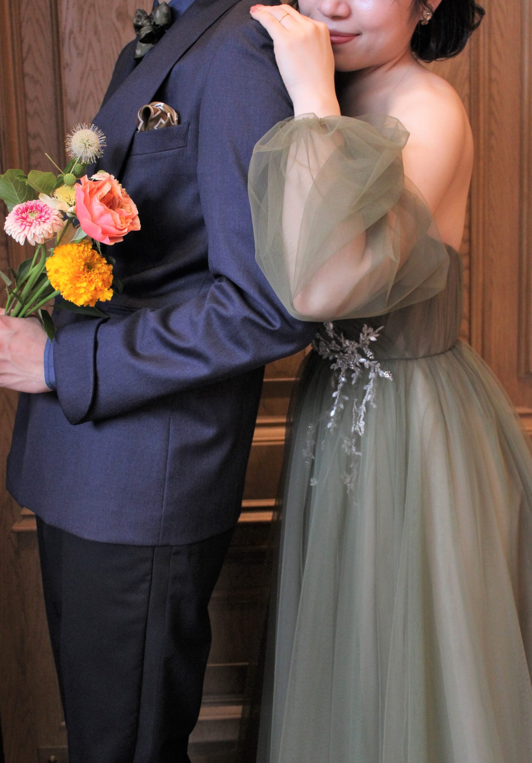 トリートドレッシングで人気のカラードレスとタキシードのお色直しコーディネート