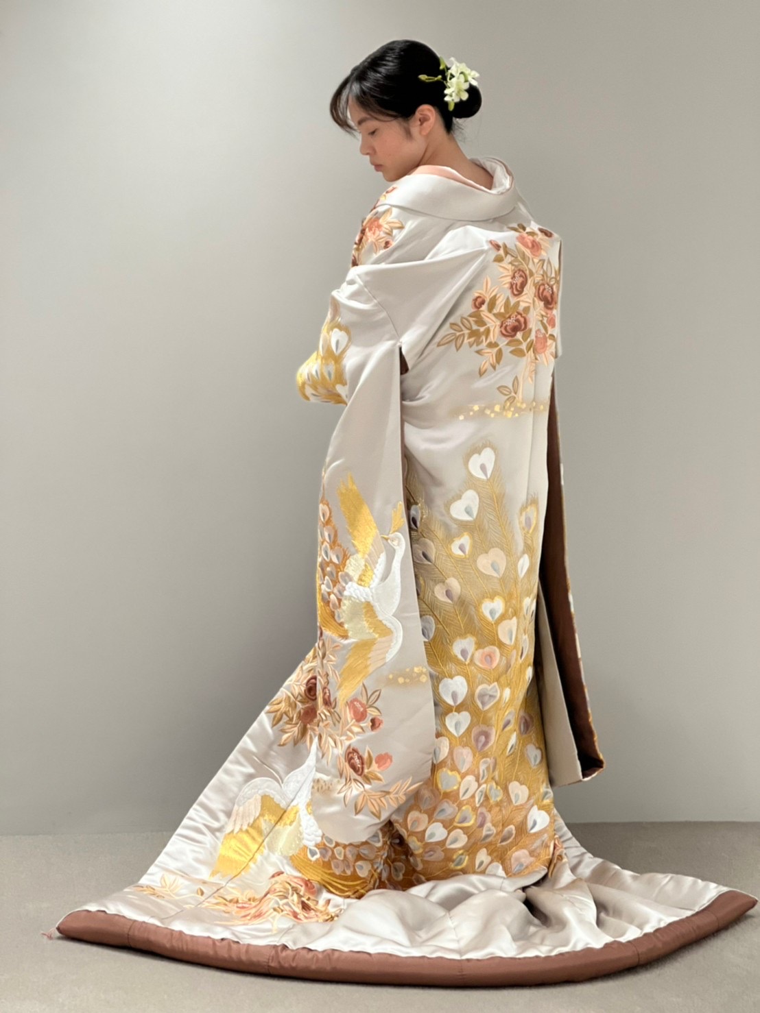 トリート大阪店よりピンクやベージュなどニュアンスカラーの色打掛のご紹介