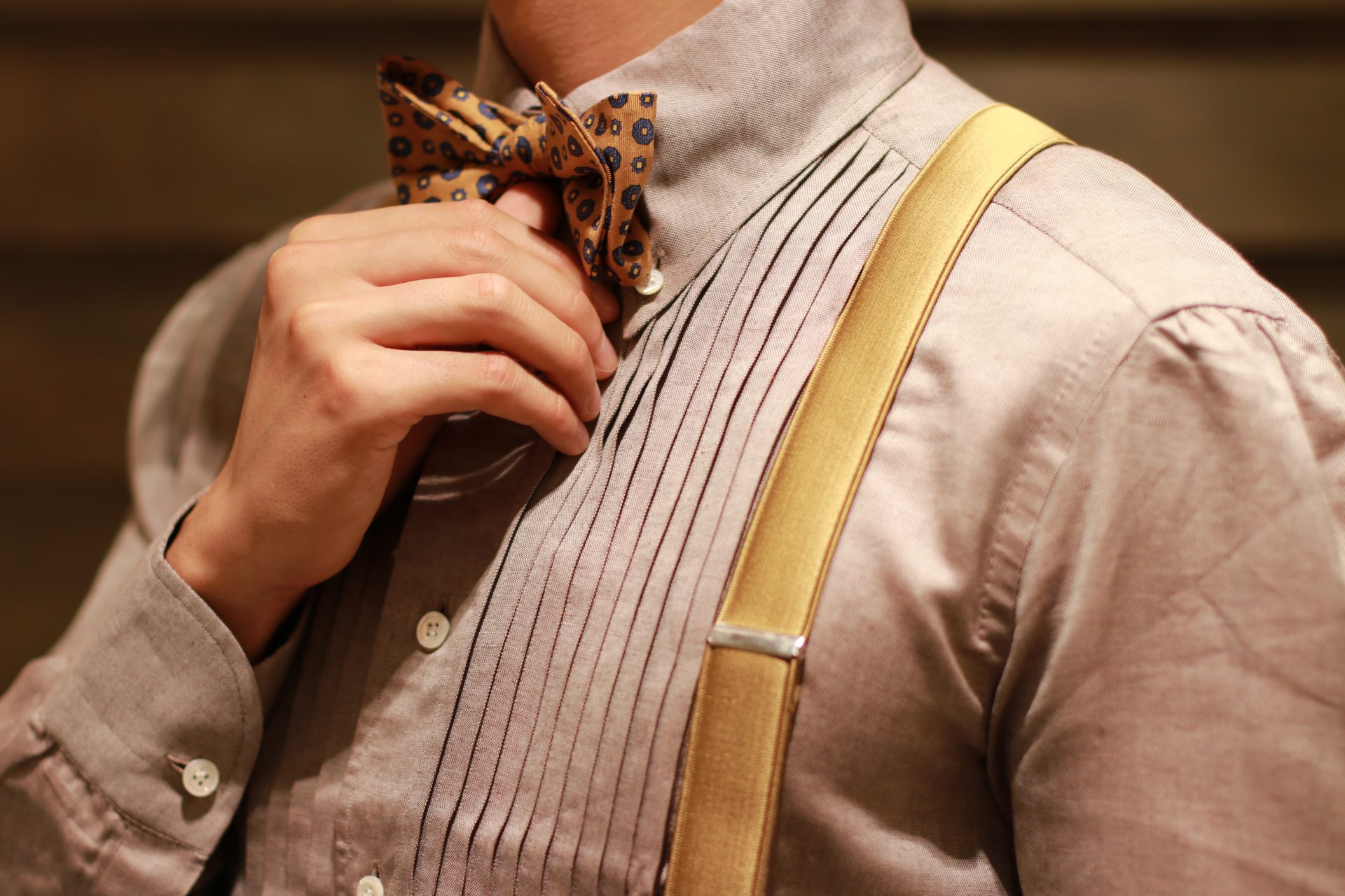 TREAT Gentnelmanおすすめのカラーシャツやタイを用いたスタイルは、結婚式でのお色直しやパーティーでの着用にご提案しております