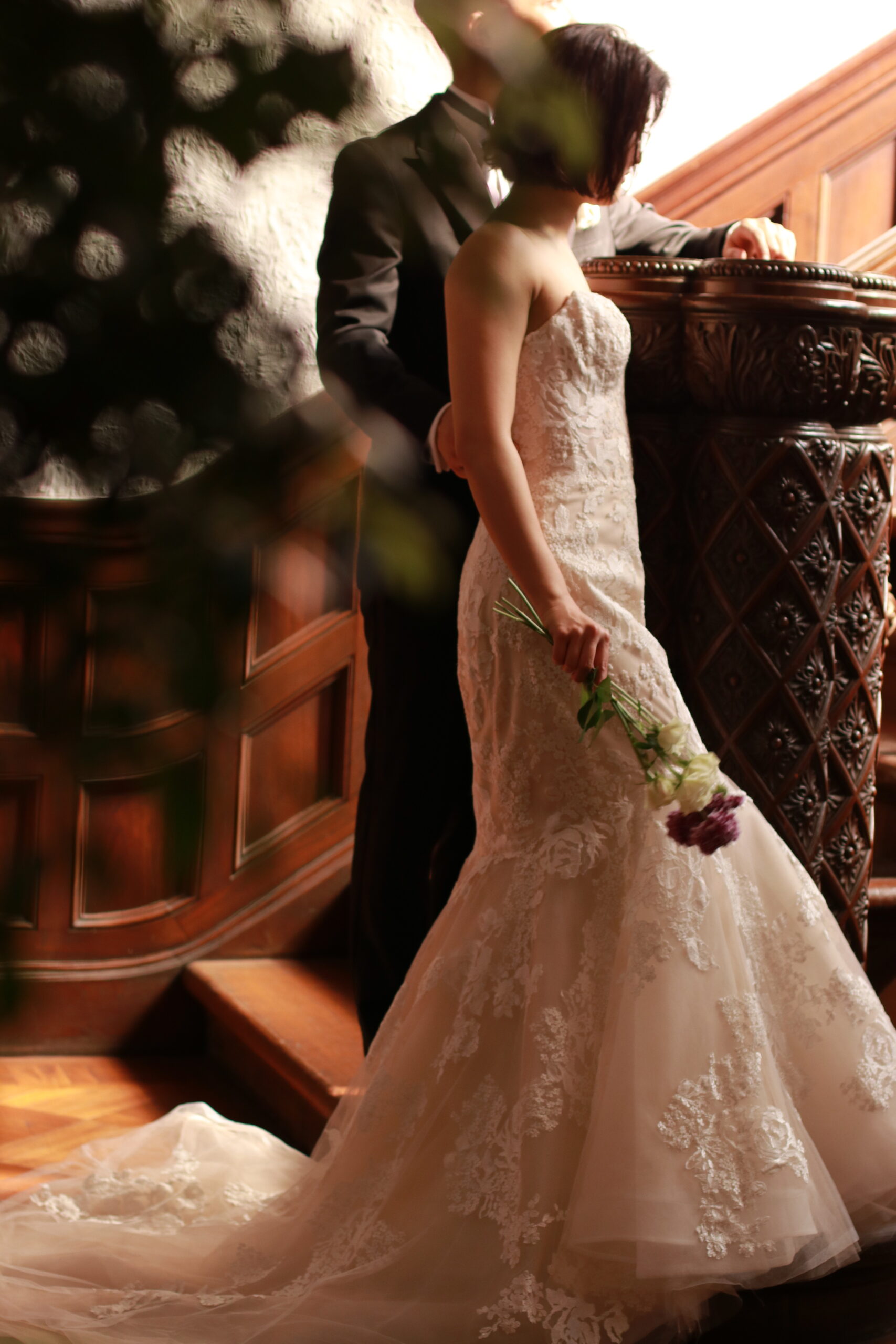 東京の人気会場、赤坂プリンスクラシックハウスはアットホームなゲストハウスの温かみと、歴史あるクラシカルな重厚感を兼ね備える建物です。洋館の雰囲気を最大限に活かしつつモダンさを融合するウェディングドレスをご紹介いたします。