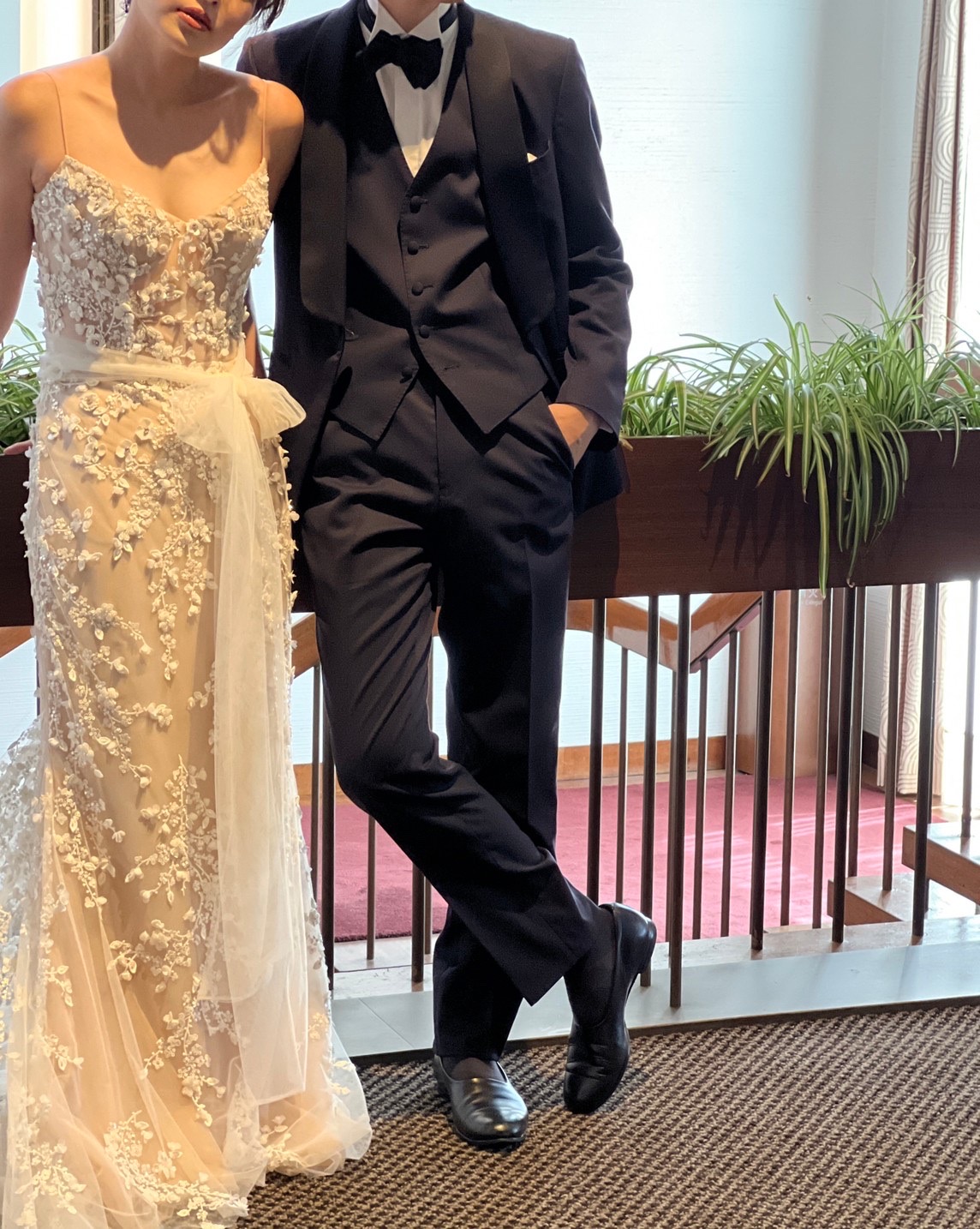 トリートドレッシング大阪店で取り扱いをしているリズ マルチネスのウエディングドレスはガーデンオリエンタル大阪のリージェントルームにもおすすめの1着