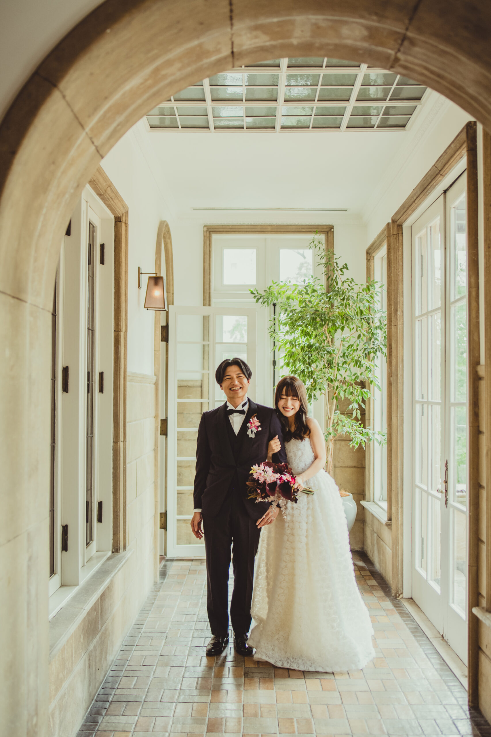 THE TREAT DRESSINGアディション店の提携会場赤坂プリンスクラシックハウスの親族控室横のテラスは前撮りでしか撮影のできない人気の撮影スポットです