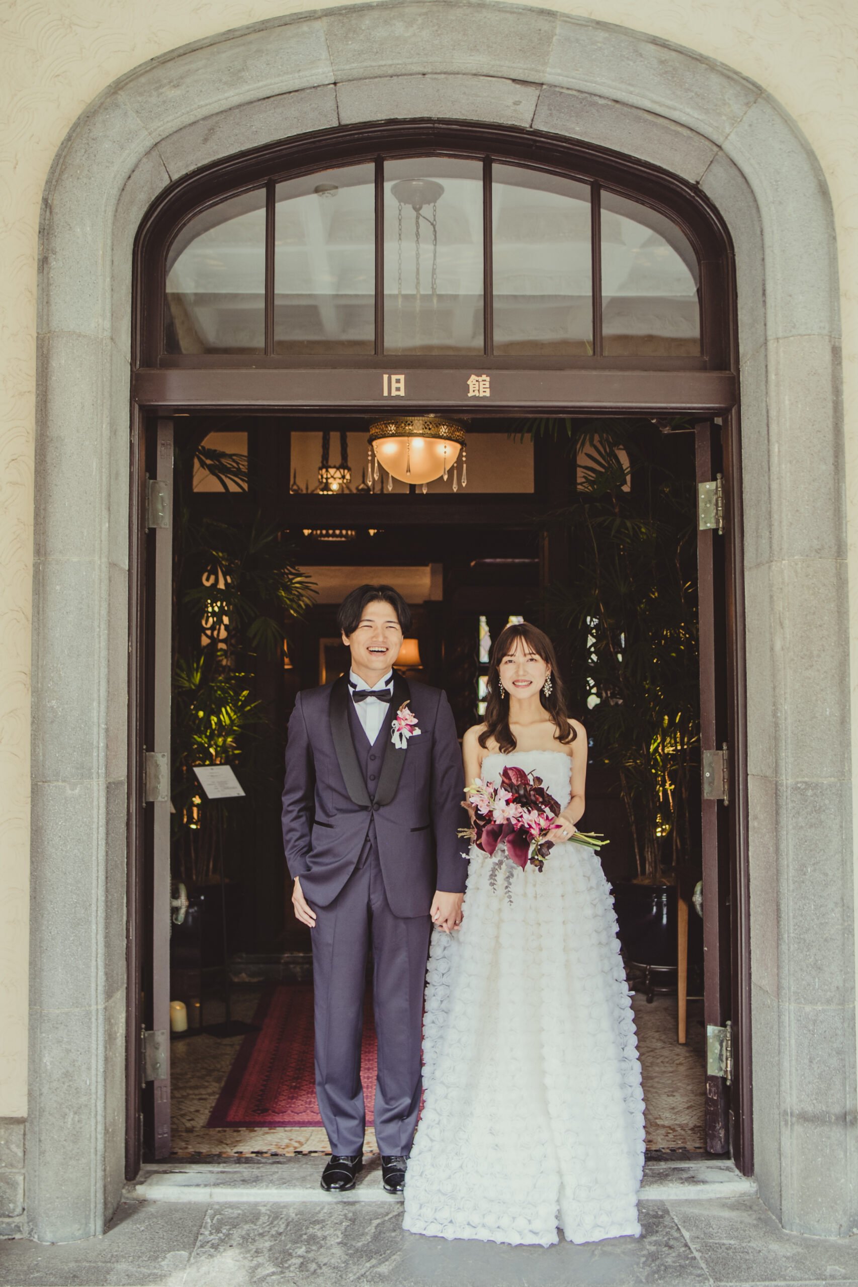 THE TREAT DRESSINGの花嫁に人気のナイームカーンの新作ウェディングドレスで過ごす赤坂プリンスクラシックハウスでの前撮り