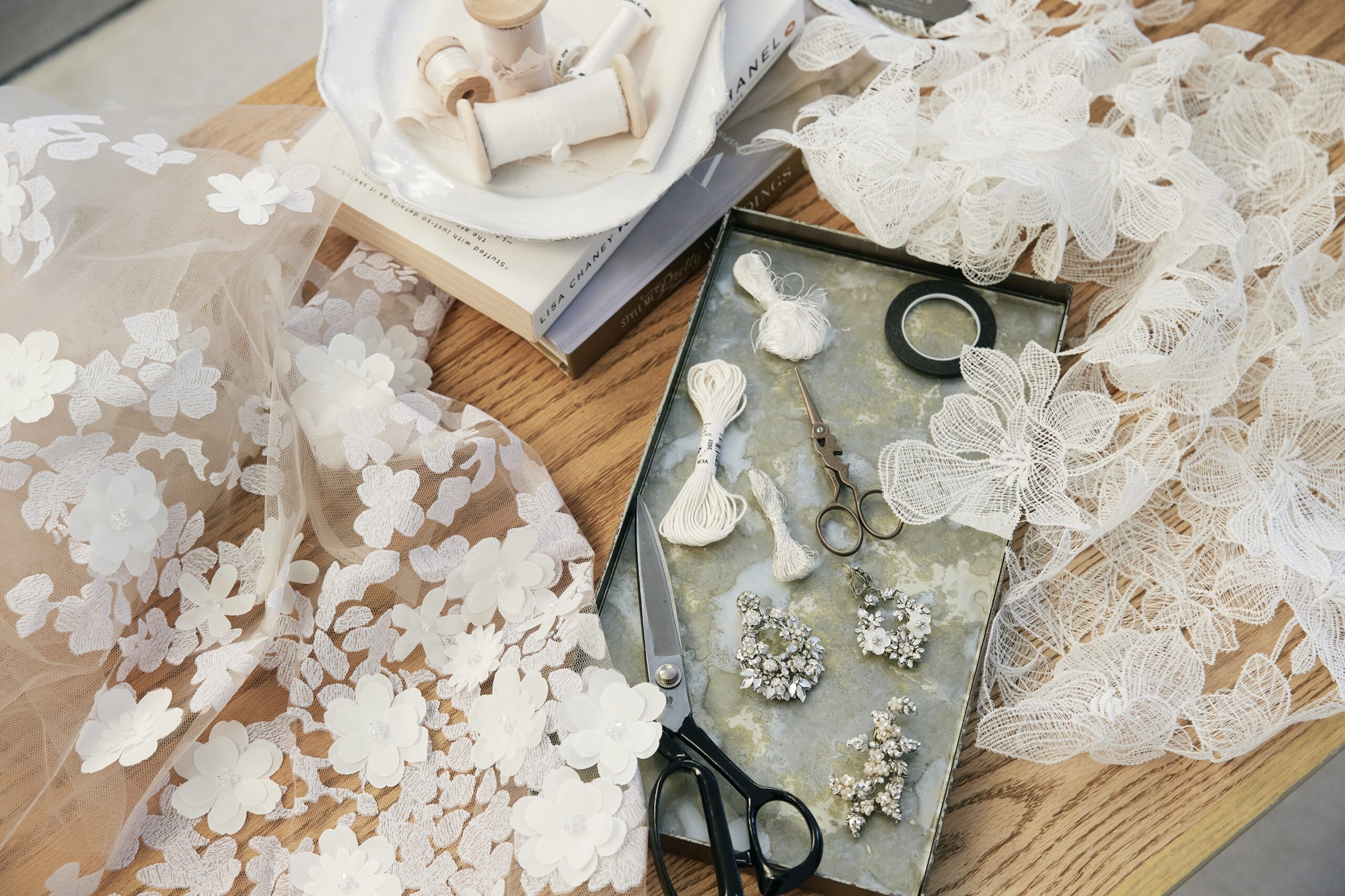 トリートメゾンのベールやウェディングドレスは最高級レースを使用しています。