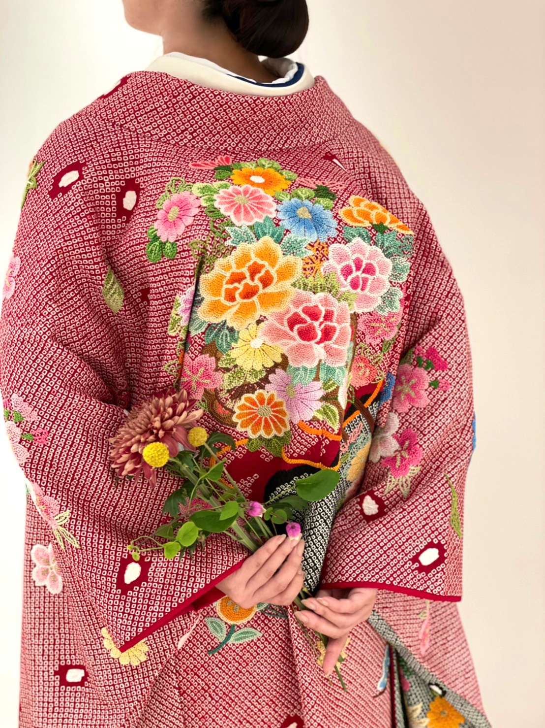 トリートドレッシング大阪店の提携会場のザガーデンオリエンタル大阪におすすめの赤の色打掛