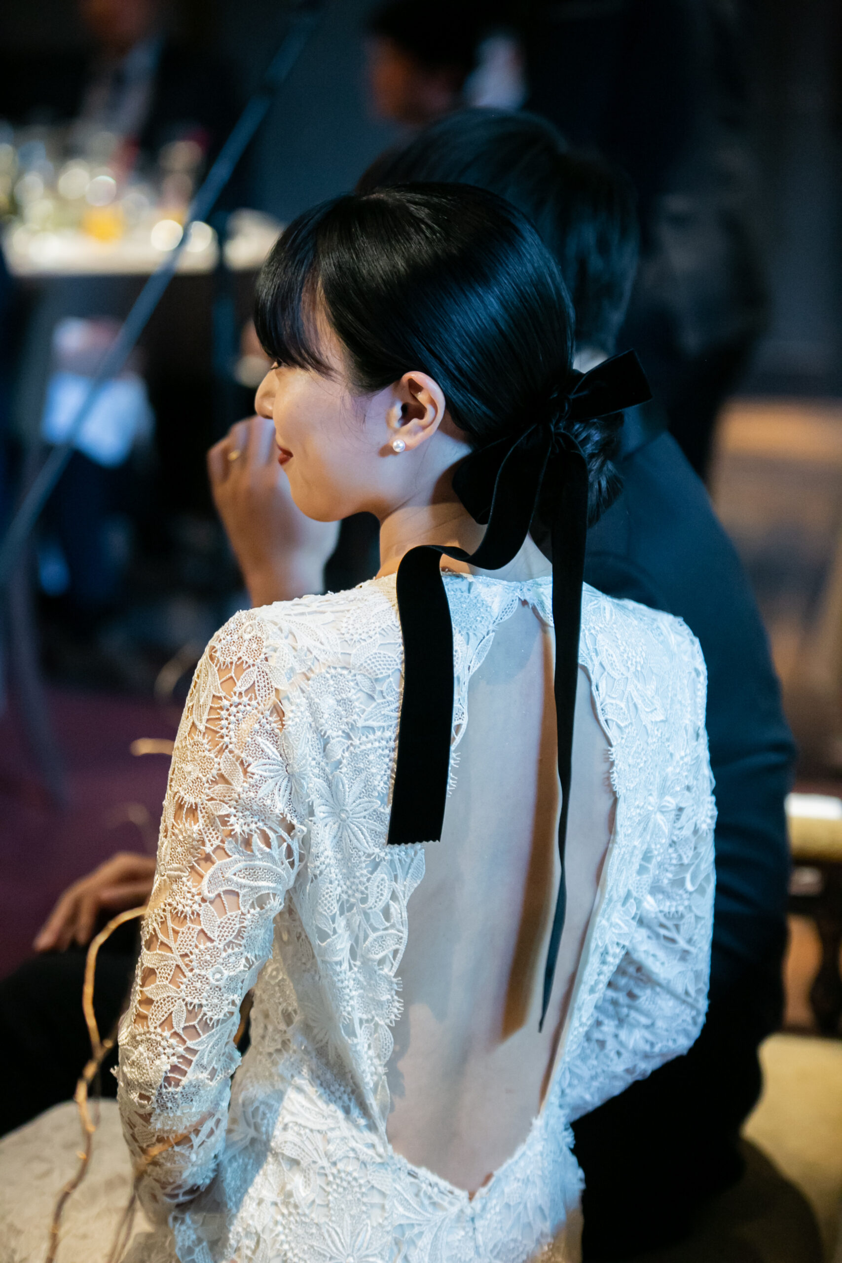 トリートドレッシングのウェディングドレスを着用いただいた、披露宴でのヘアチェンジスタイル