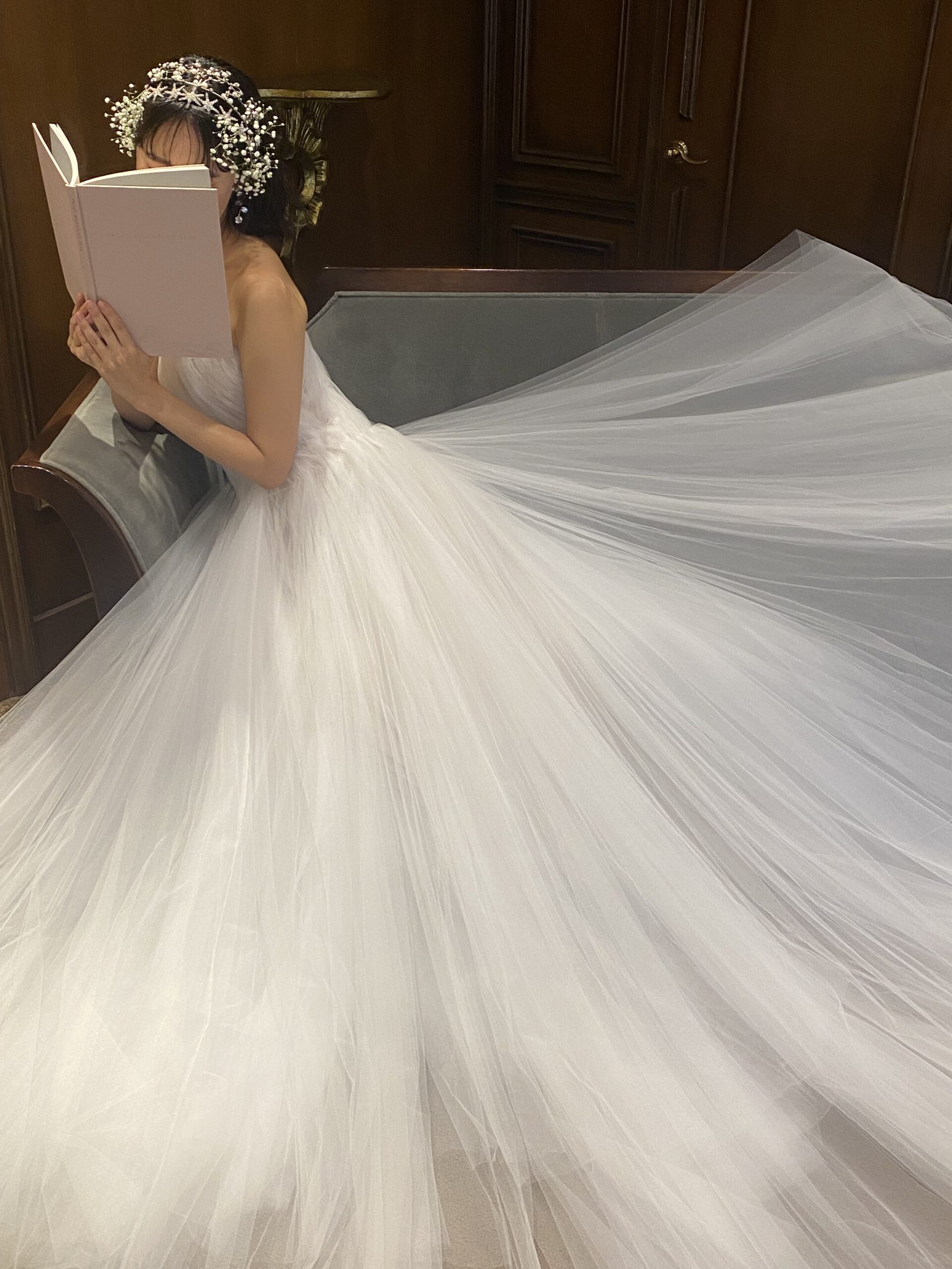 トリートドレッシング神戸店から新作ウェディングドレスのご紹介リームアクラのチュールAラインドレス