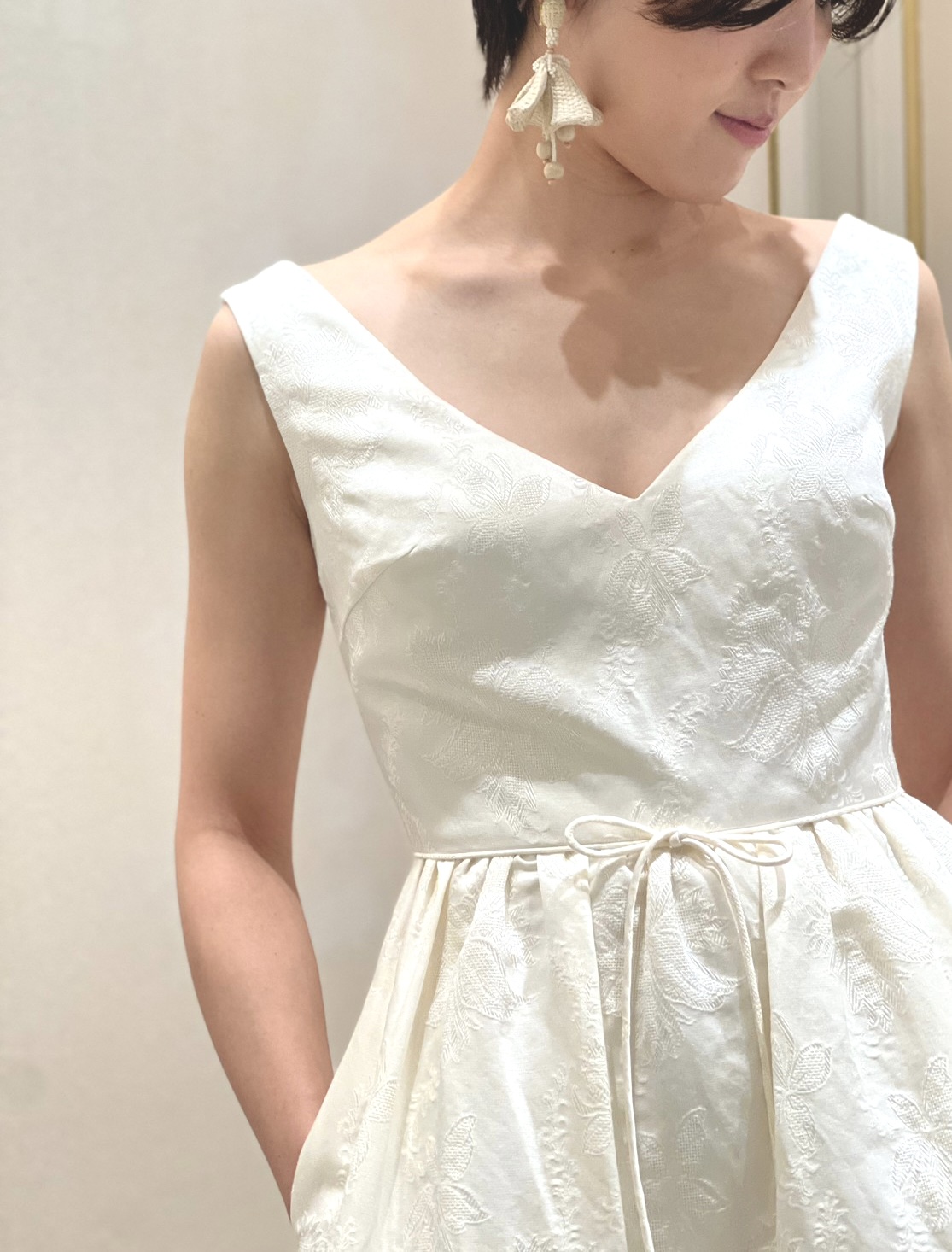 ガーデンウエディングにもぴったりのマルカリアンのウエディングドレス