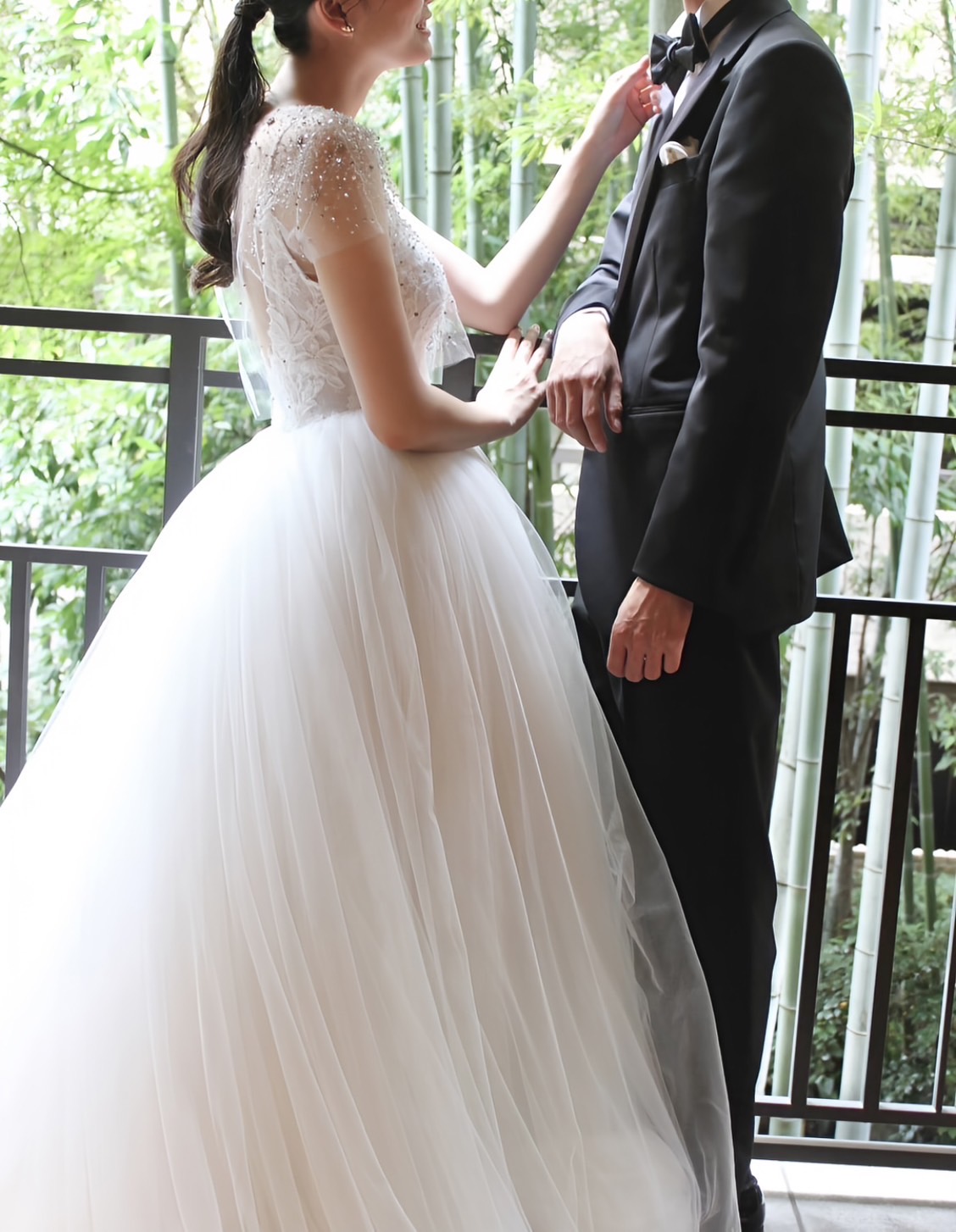 モニークルイリエのウェディングドレスは生地が繊細で写真映えする