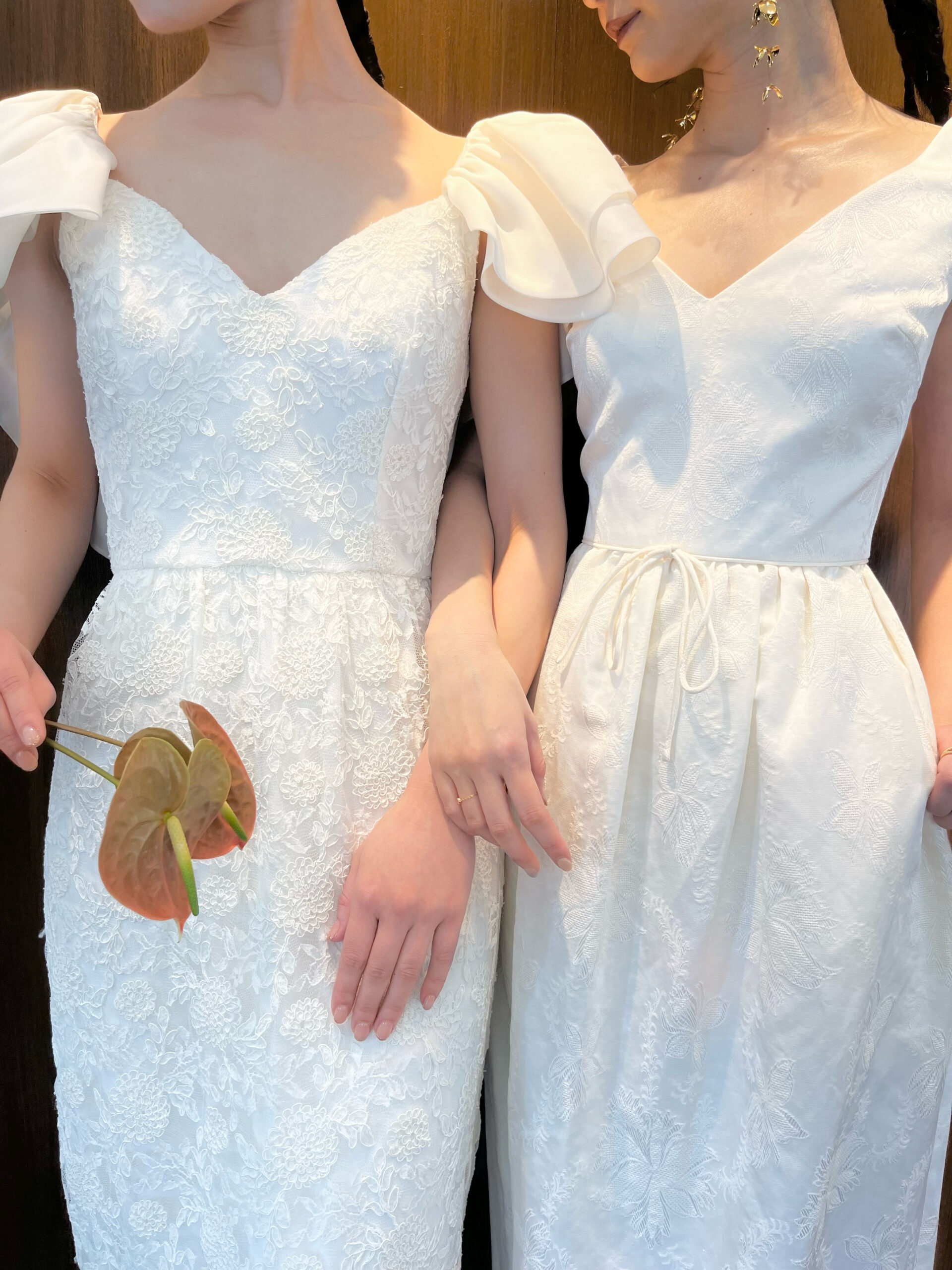 トリートドレッシング神戸店に入荷した日本初上陸のマルカリアンの新作のおしゃれでリラックス感あるウェディングドレスと人とはかぶらないコーディネートで神戸エリアでの前撮りやお式をむかえるプレ花嫁におすすめしたい映えるコーディネート