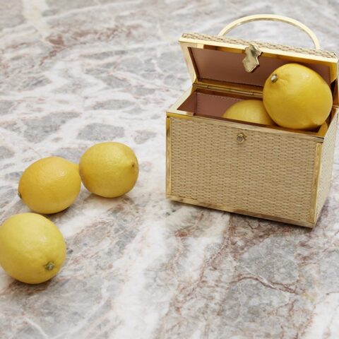 THE TREAT DRESSINGより提携外で結婚式を挙げられるお客様へお知らせ、 トリートでお取り扱いしているインポートドレスの持ち込みをご検討されている花嫁にお届けいたします