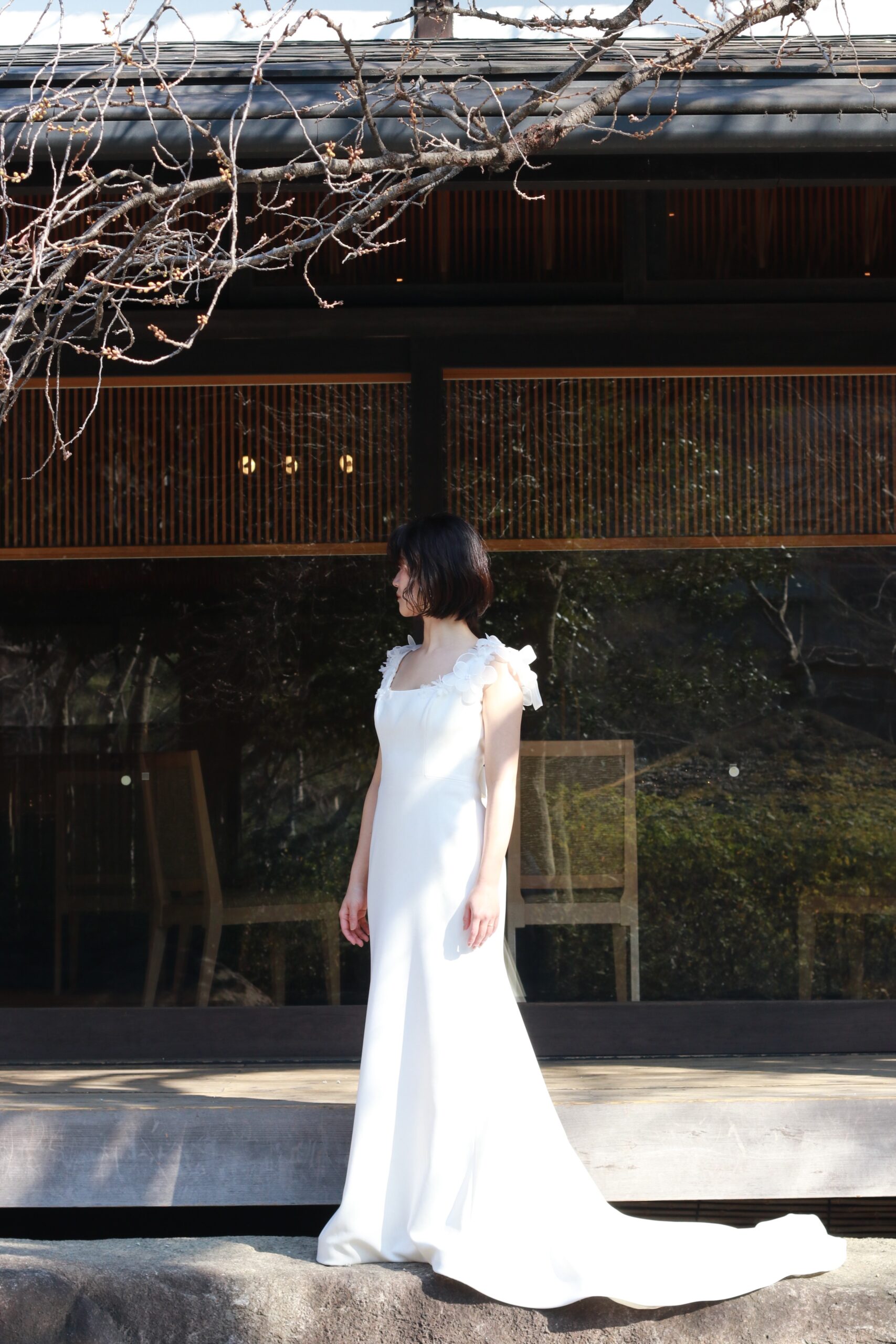 トリートドレッシングで取り扱っているヴィクターアンドロルフ マリアージュのスレンダーラインのシルエットが美しいウェディングドレスのご紹介