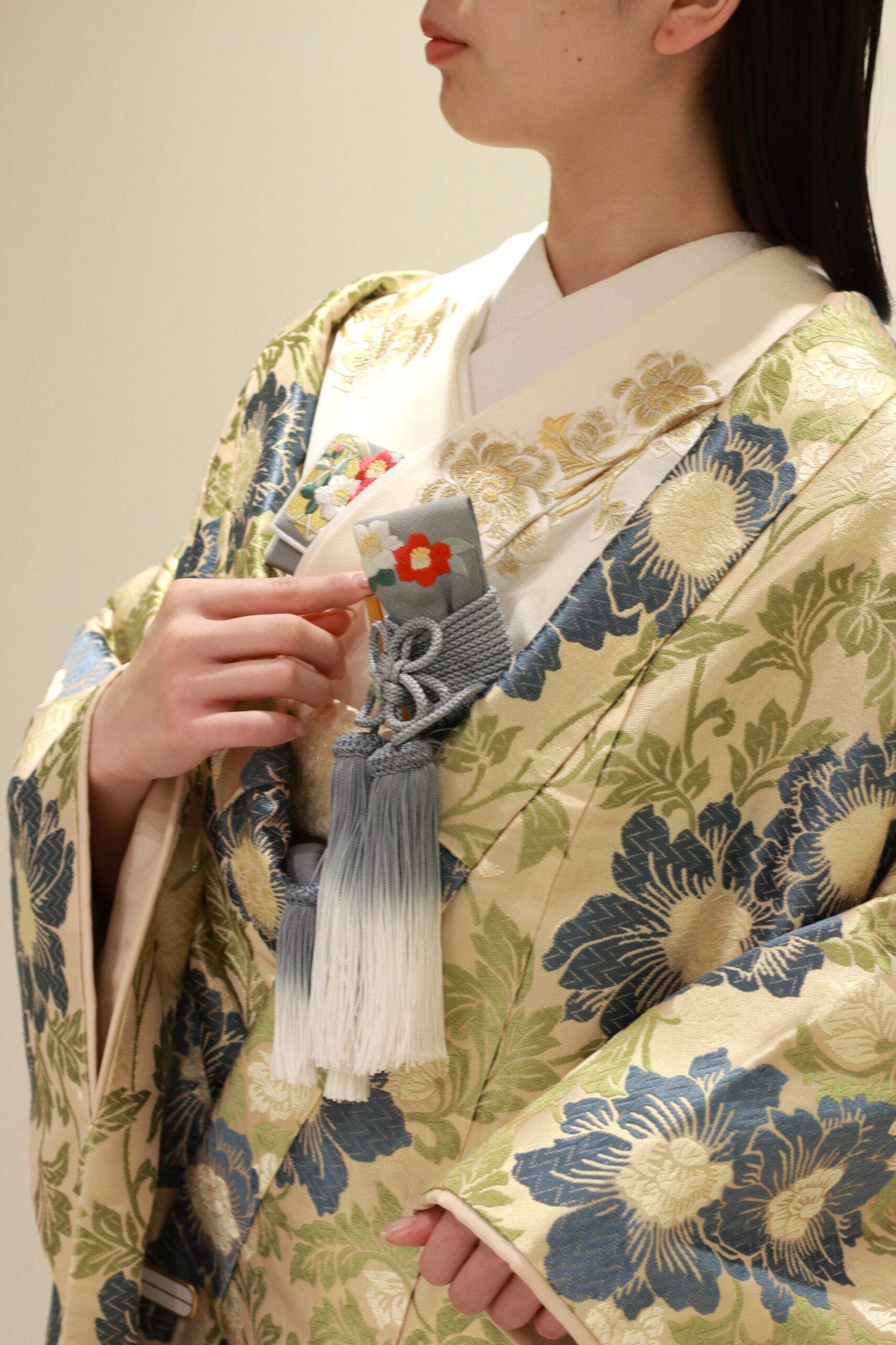 結婚式におすすめの新作色打掛。ザトリートドレッシングのオリジナル色打掛は和装らしい気品ある色使いとモダンさの掛け合わさった一着