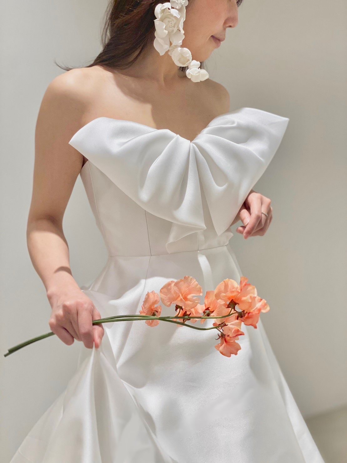 ザ トリート ドレッシング大阪店よりご紹介するリボンモチーフがアイキャッチーなウェディングドレス