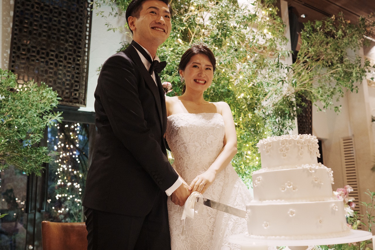 ザ ルイガンズではオリジナルのケーキの作成も可能で、フェミニンなお花モチーフのアレンジも素敵です