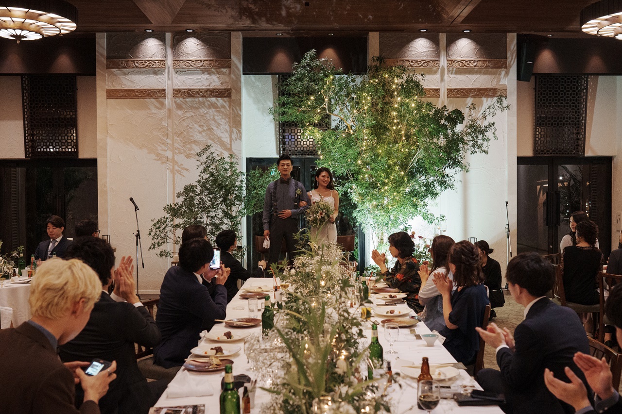 まるで海外のようなおしゃれで珍しいナイトウェディングは、ゲストの方にとっても新鮮で記憶に残ることでしょう