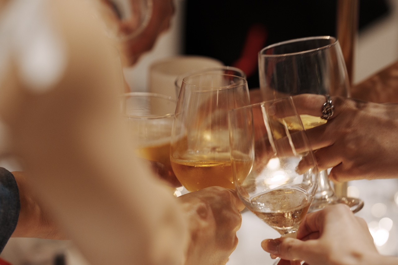 ゲストと自由にお食事をし、お酒を交わすアットホームなザ ルイガンズでのパーティー