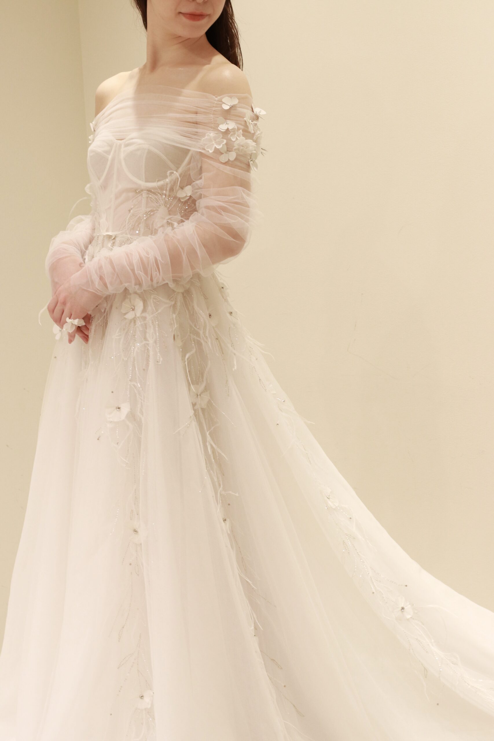 トリートドレッシングがおすすめしたいビジューの装飾が美しい中東ブランドのウェディングドレス