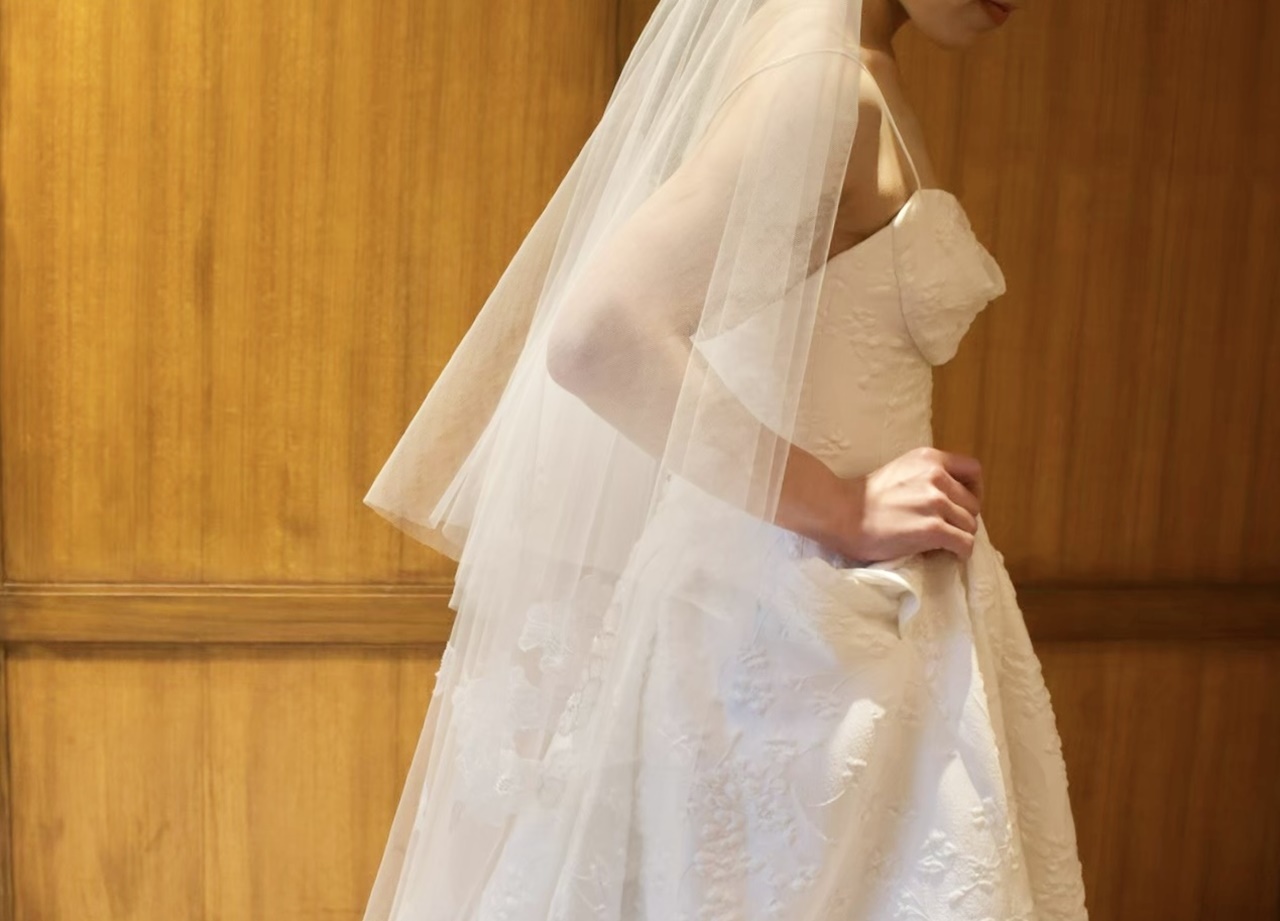 ザ トリート ドレッシング 福岡店でレンタルいただけるAラインのウェディングドレスは、自由でカジュアルなウィズ ザ スタイルのパーティーにおすすめ