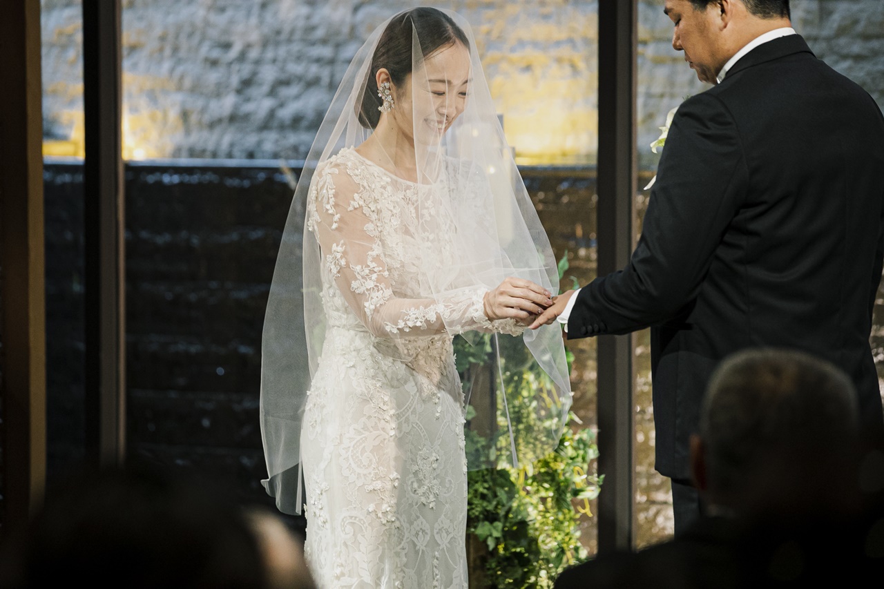 WITH THE STYLEのチャペルで行うナイトパーティーはキャンドル灯りがロマンティックな空間へと誘います