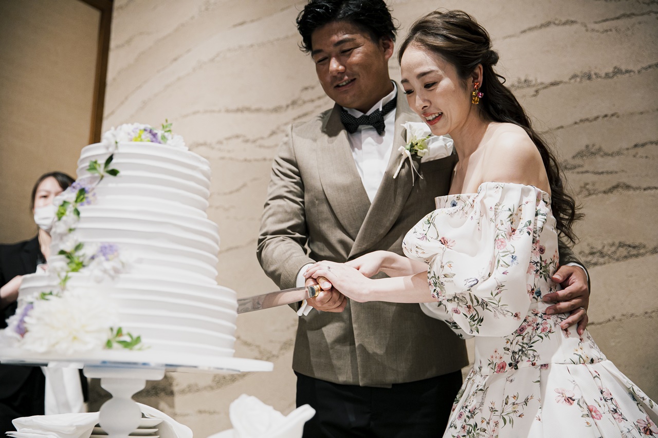 ウィズ ザ スタイルの専属のドレスショップであるトリート福岡ではおふたりのパーティーとお人柄に合わせた衣装をご紹介させていただきます