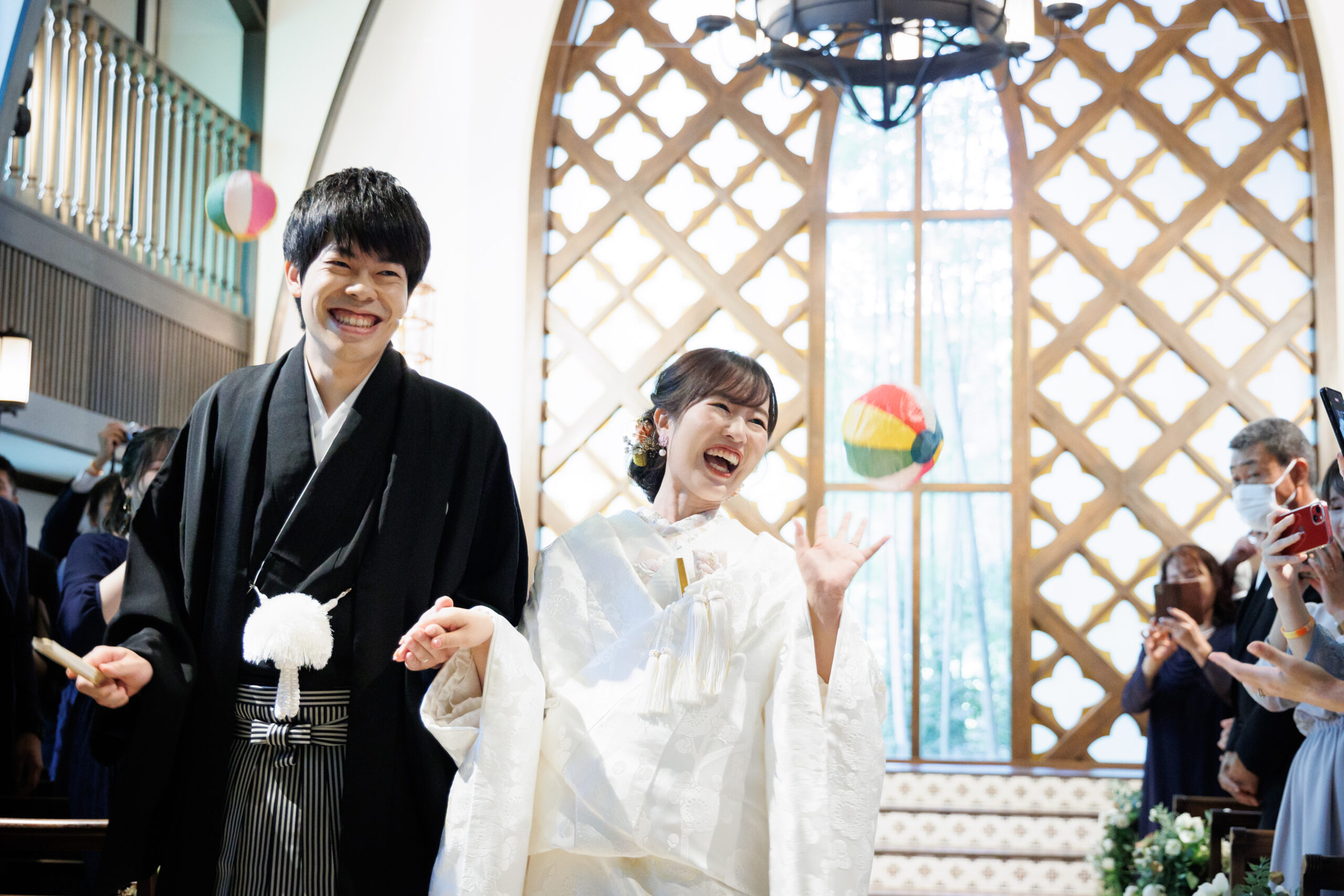 梅の花が満開に咲き誇る白無垢と紋付で叶える和装人前式