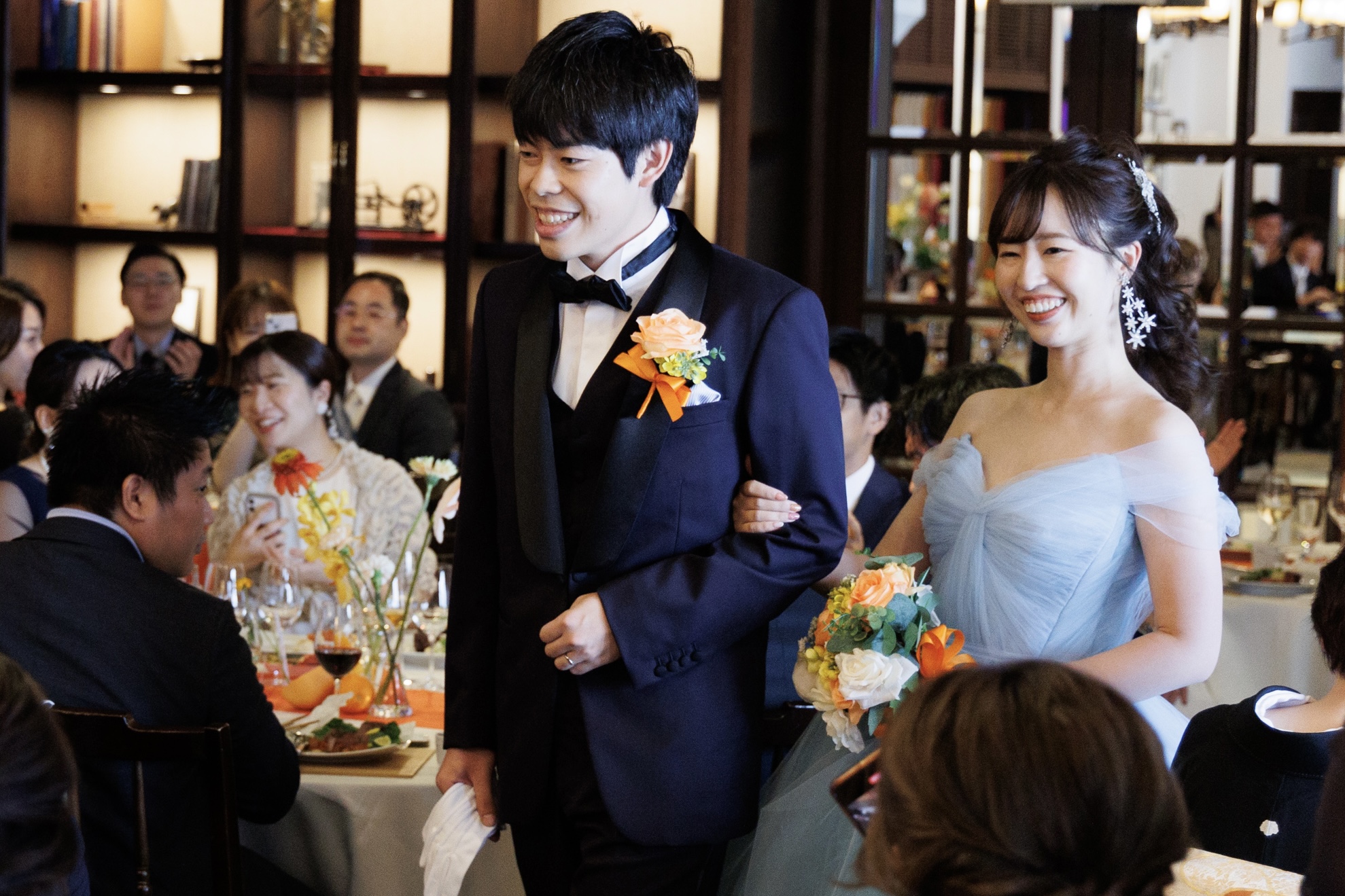 トリートドレッシングで人気のチュールプリンセスラインの水色のカラードレス