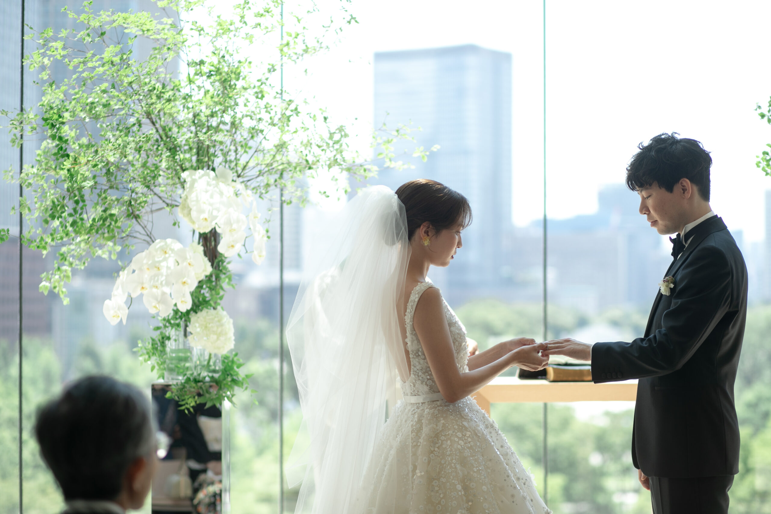 ザトリートドレッシング提携会場のパレスホテル東京で叶えるラグジュアリーな結婚式におすすめのELIE SAAB BRIDE(エリー サーブ ブライド)の最新のスタイリングのご紹介