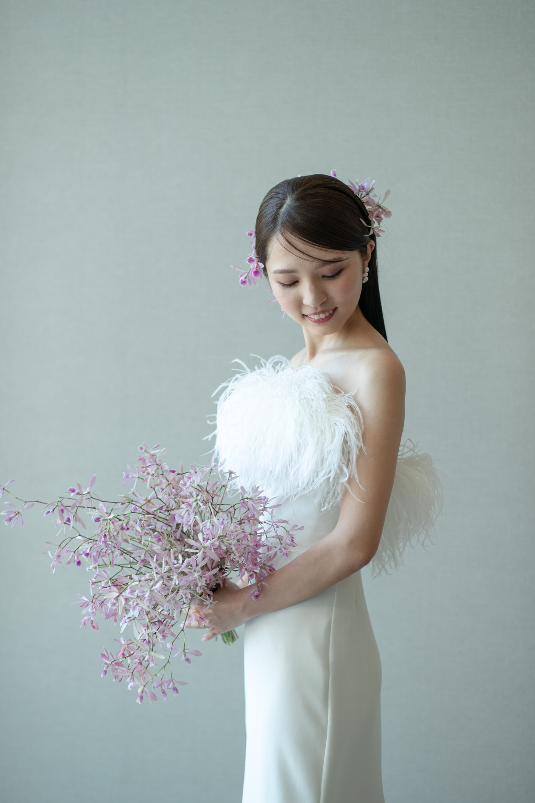 ザトリートドレッシングが取り扱っているJenny Packham(ジェニー パッカム)よりオーストリッチのフェザーのウェディングドレスのご紹介。