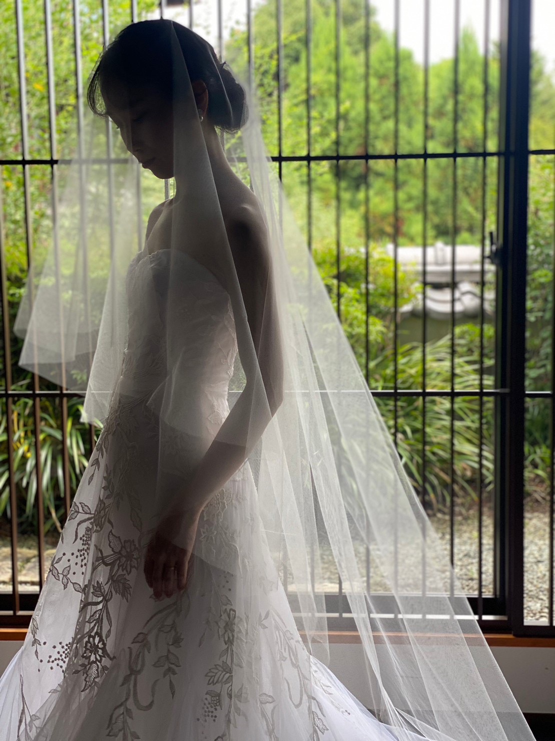 奈良の結婚式場、菊水楼に映えるトリートドレッシングのレースマーメイドのウエディングドレス