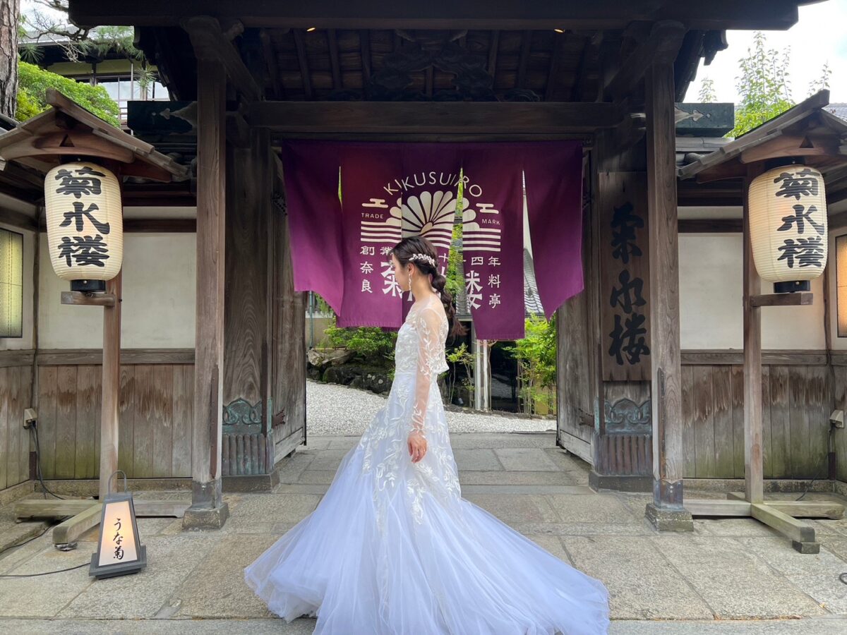 菊水楼がウェディングドレスショップで提携しているザトリートドレッシング大阪店がおすすめするリームアクラのウエディングドレス