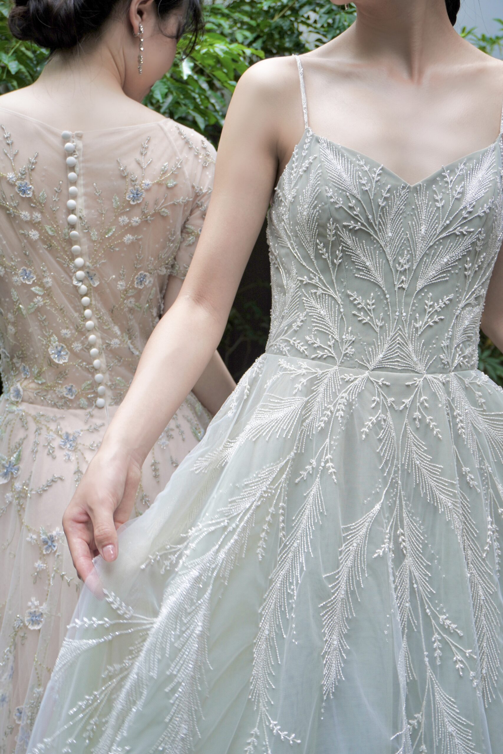 THE TREAT DRESSINGに入荷した新作のインポートブランドのカラードレスのご紹介 チュールのAラインの広がりが美しい、淡い色の刺繍レースビーディングのカラードレス