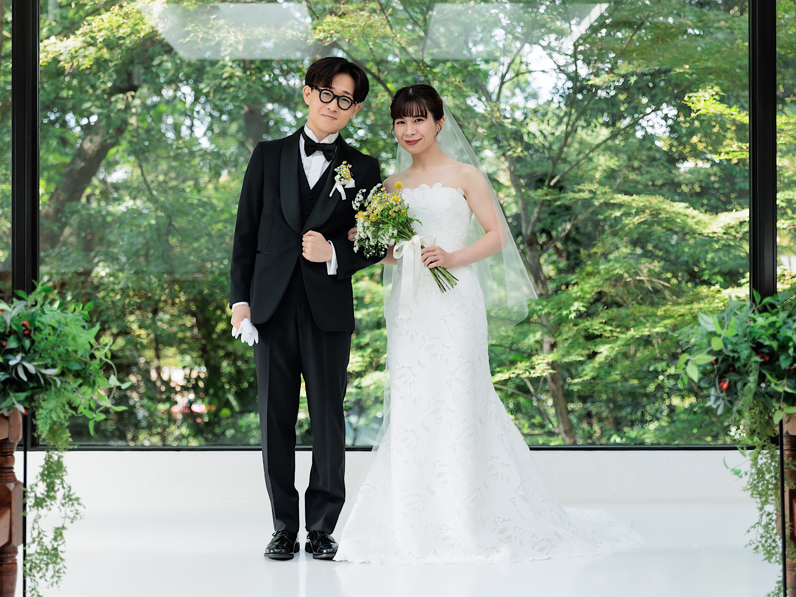 インポートウェディングドレスショップTHE TREAT DRESSING 名古屋店の専属の人気結婚式会場THE NANZAN HOUSE(ザ ナンザンハウス)でゲスト想いのあるおふたりがレラローズのウェディングドレスとブラックのタキシードを身に纏い、作りあげるウェディングパーティーのご紹介