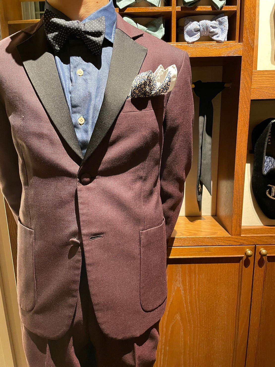 トリートドレッシングがおすすめするカジュアルなボルドーのセットアップ