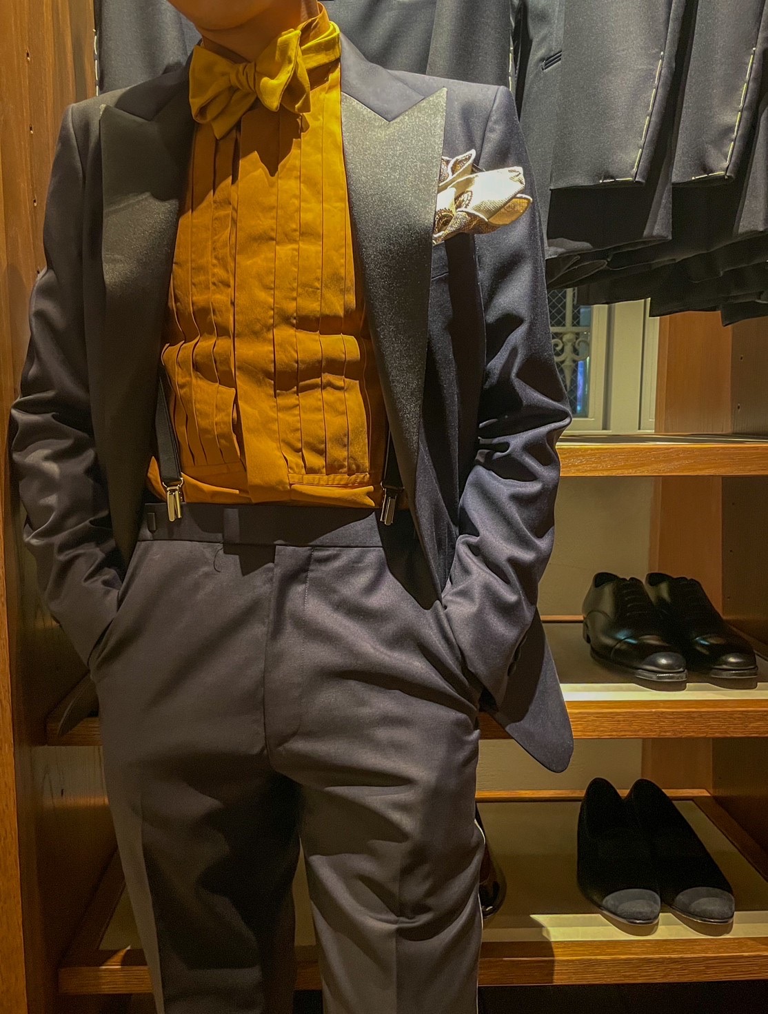 新郎様にお勧めなネイビー・ブルーのタキシードのコーディネートををご紹介