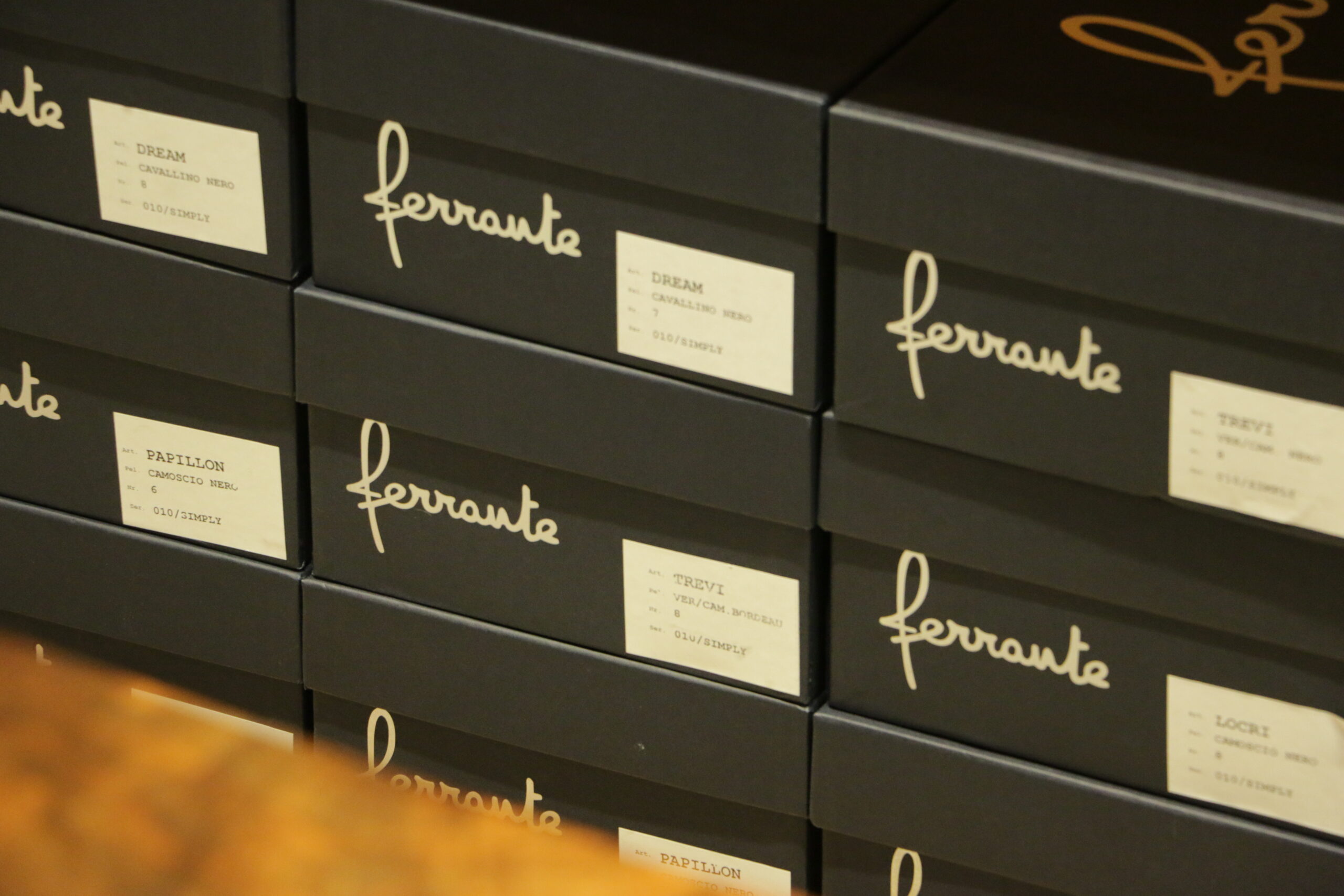 イタリアのシューズブランド、フェランテよりフォーマルなシーンでもカジュアルなシーンでも選んでいただけるシューズのご紹介