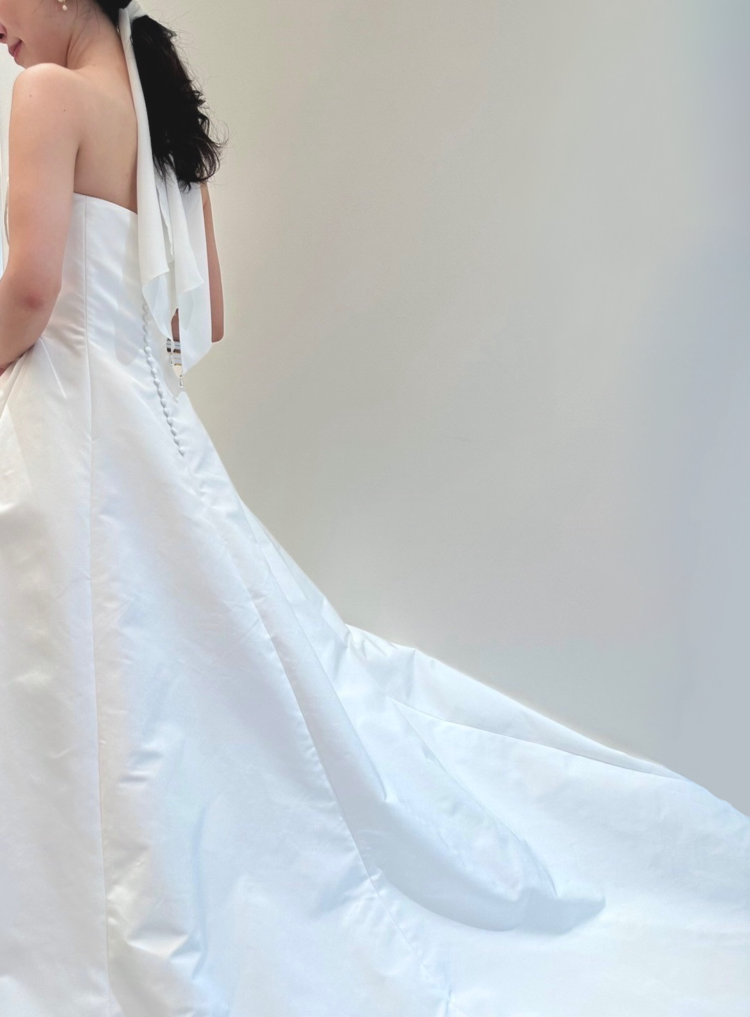 オリエンタルホテル神戸の結婚式におすすめなレラローズの新作Aラインのおしゃれでキャッチ―なウェディングのご紹介